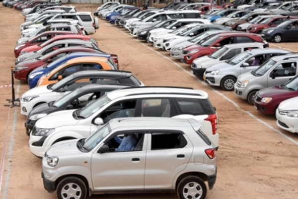 vehicle retail sales rises yoy sequentially in july fada 487428