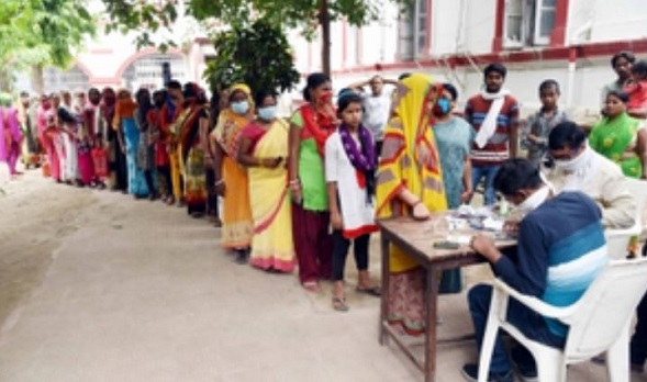  women hold 392 percent of total bank accounts in india demat accounts also increased 713501