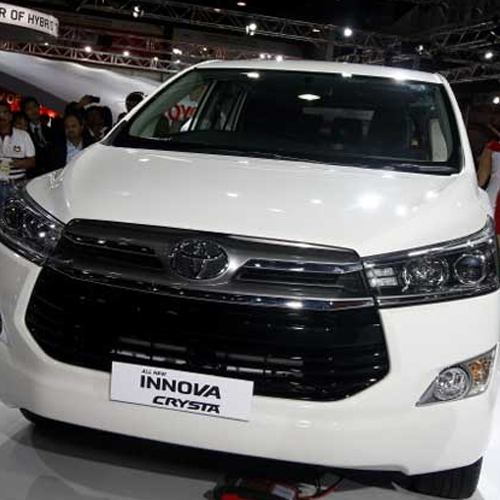  toyota innova crysta launched in india 33442