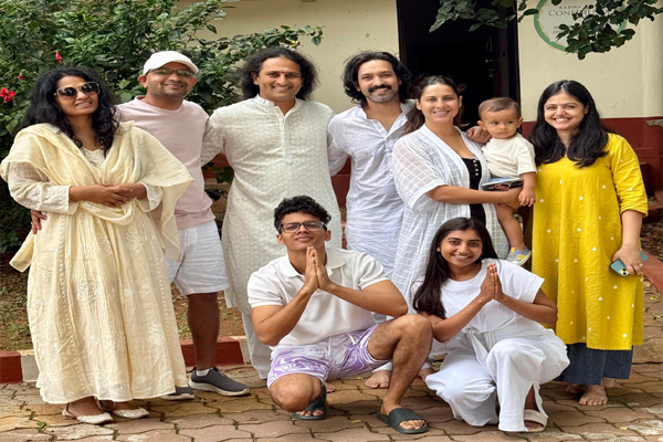 विक्रांत मैसी ने श्री श्री रविशंकर प्रसाद पर आधारित महावीर जैन और मार्फ्लिक्स पिक्चर्स की अंतर्राष्ट्रीय थ्रिलर फिल्म 'व्हाइट' की तैयारी शुरू की
