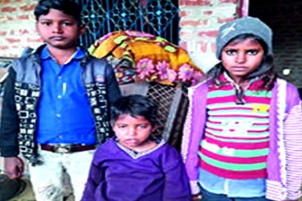 UP: Father arrested for throwing 4 children into canal - Kannauj News in Hindi