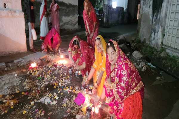 Women worshiped Dashamata for the happiness and prosperity of the family. - Udaipur News in Hindi