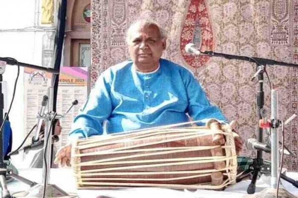 Pakhawaj player Dinesh Prasad died on stage while performing - Lucknow News in Hindi