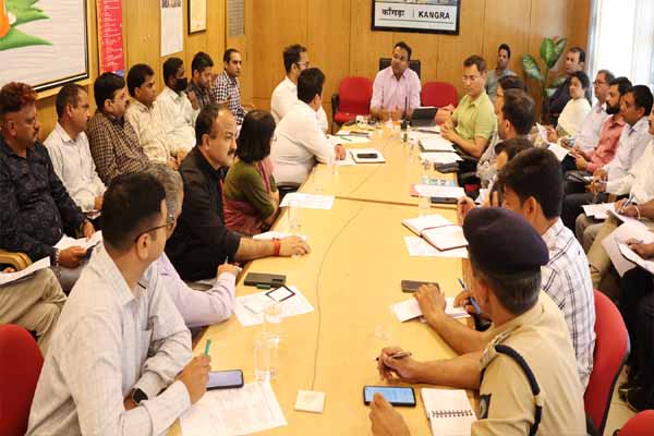 मॉक ड्रिल को पूरी गंभीरता से लें अधिकारी : जिलाधीश
