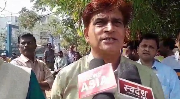 Bhopal. NHM contract health workers protest in Bhopal, warn the government - Bhopal News in Hindi