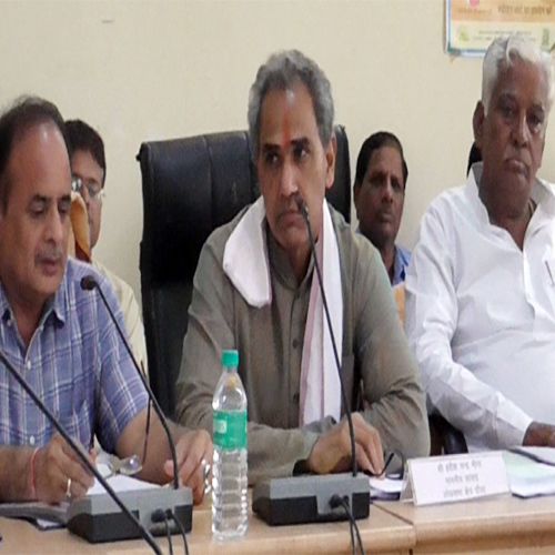 altercation in the District Council meeting - Dausa News in Hindi