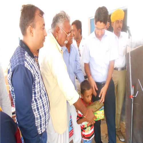 children dress, I smile on the face - Barmer News in Hindi