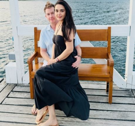 Preity Zinta shared a picture with her husband, fans said - the relationship between you two is true - Hollywood News in Hindi