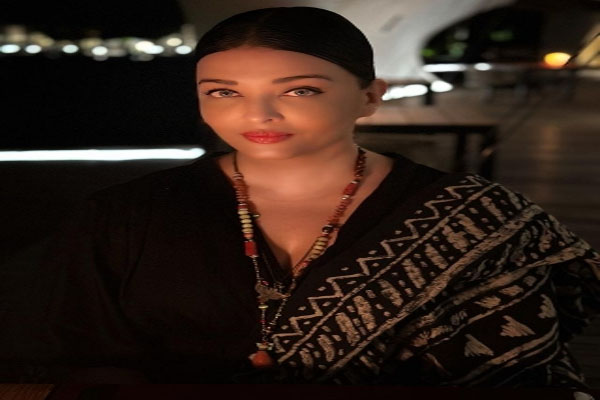 Abhishek Bachchan posts wife Aishwaryas picture, calls it a beautiful sight - Bollywood News in Hindi