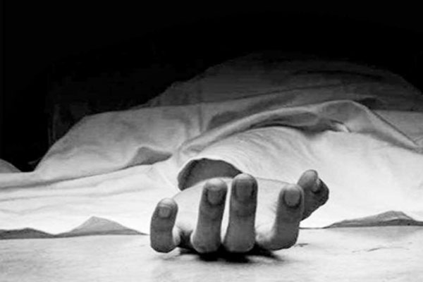 यूपी एयरफोर्स बेस में फ्लाइट लेफ्टिनेंट की लाश मिली