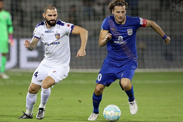 Mumbai City FC beat  Chennaiyin FC by 2-0 in ISL-3 - Football News in Hindi