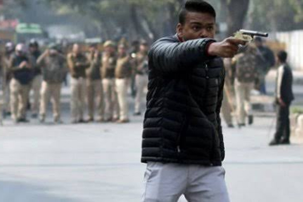 Firing in Jamia Millia Islamia University : Shashi Tharoor targets modi government - Delhi News in Hindi