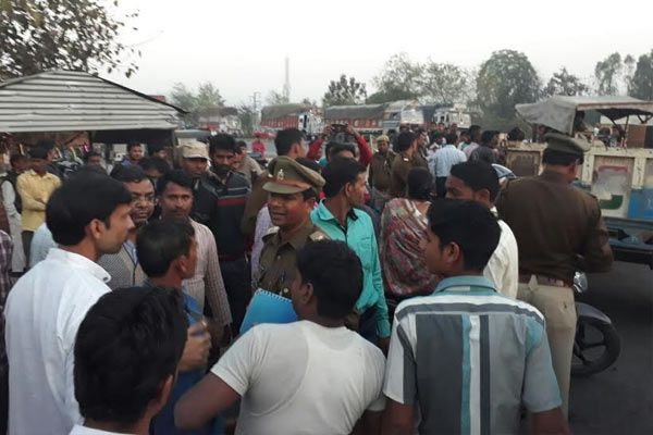 ट्रैक्टर की टक्कर से मासूम की मौत , ग्रामीणों का हंगामा