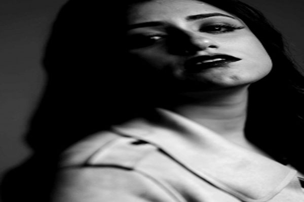 Vikram Bhatts daughter Krishna Bhatt makes directorial debut with horror film - Bollywood News in Hindi