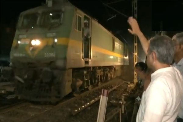 Passenger train service restored on Bhadrak-Balasore route after 51 hours of train accident - Bhubaneswar News in Hindi