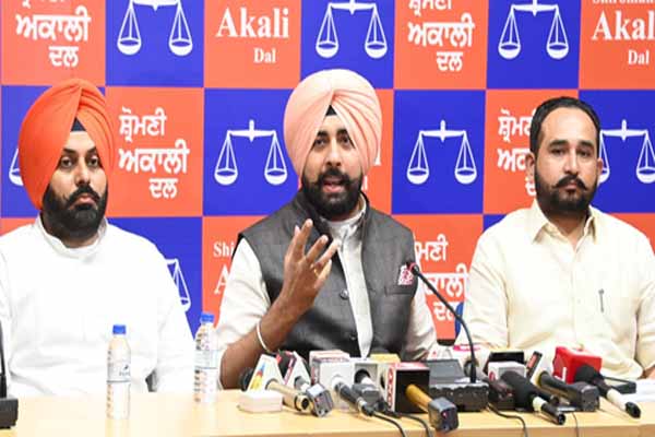 अस्पताल वार्ड के उद्घाटन पर करोड़ों खर्च करने को लेकर अकाली दल ने आप को निशाने पर लिया
