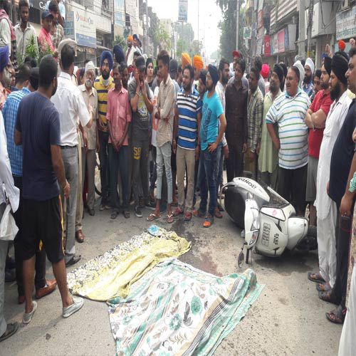 road accident in amritsar, women dead - Amritsar News in Hindi