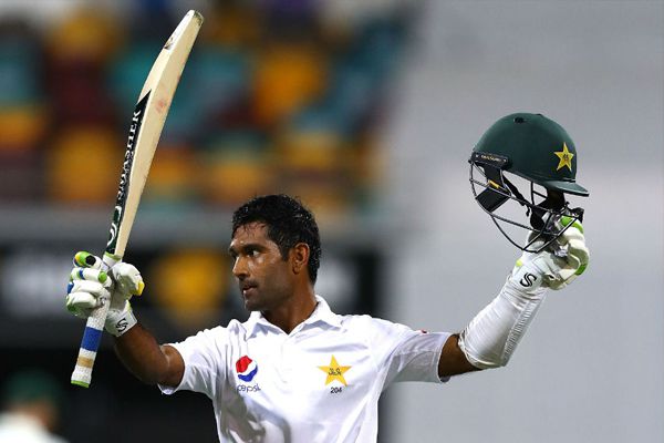 First test : Asad Shafiq smashes century but pakistan is in danger - Cricket News in Hindi