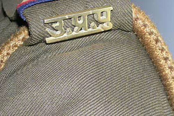 two policemen arrested in robbing case - Agra News in Hindi