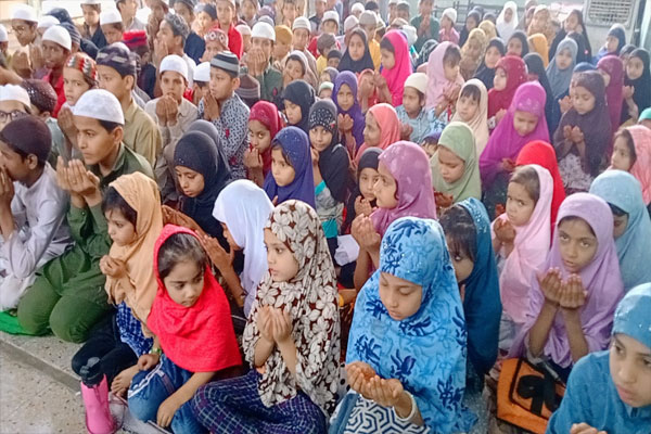 बालासोर ट्रेन हादसे में मारे गए लोगों के लिए की दुआ