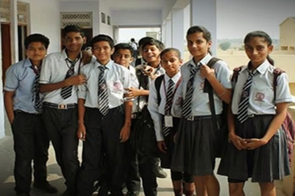 All schools of Delhi opening from Monday, slight improvement in air pollution - Delhi News in Hindi
