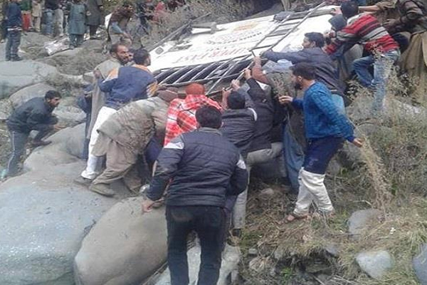 Jammu And Kashmir: Bus Falls Into Gorge in Poonch, 6 Dead Rescue Operations Underway - poonch News in Hindi