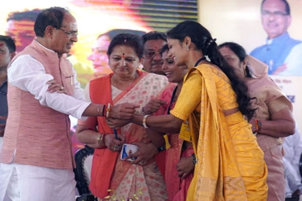 Checks will not be available for goods in the marriage scheme of Madhya Pradesh: Shivraj - Khandwa News in Hindi