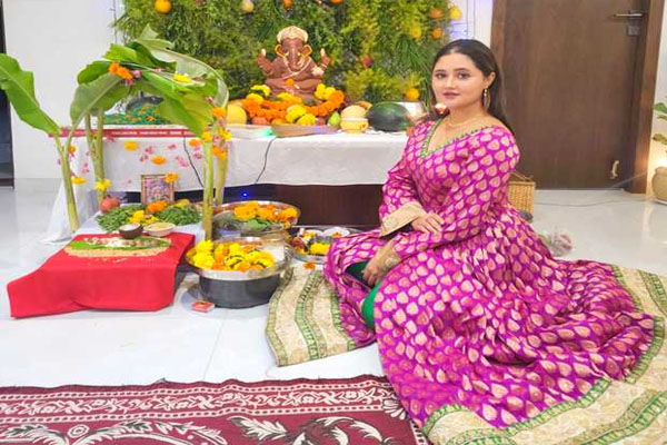 Rashmi Desai is very excited about the arrival of Ganpati Bappa. Rashmi Desai is very excited about the arrival of Ganpati Bappa.