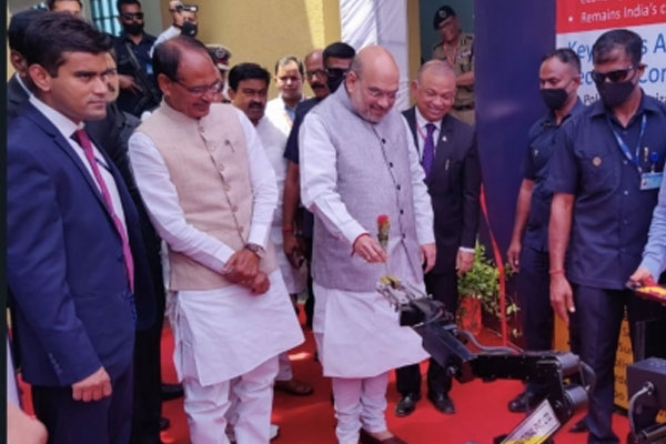 Amit Shah roadshow welcomed by Muslim women and Kashmiri Pandits - Bhopal News in Hindi