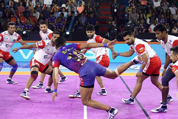 PKL 7: Dabang Delhi K.C. stomp Haryana Steelers 41-21 - Sports News in Hindi