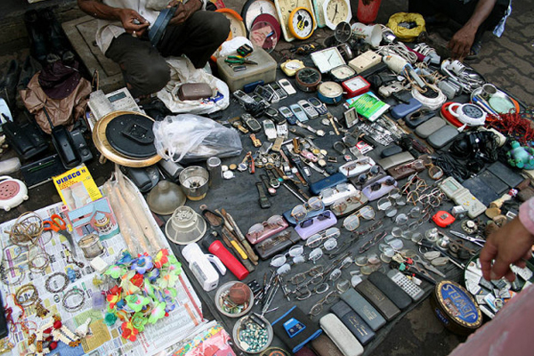 Chor Bazaars From Across The World Where You Can Buy Luxury Items At Dirt Cheap Prices - Weird Stories in Hindi