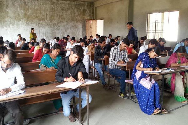 BTC 2015 first semester examinations begin - Jaunpur News in Hindi