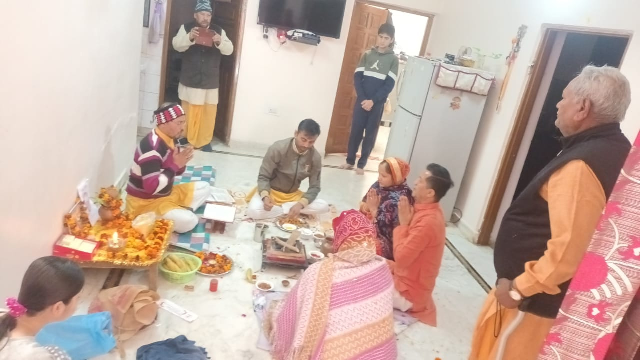 Gayatri Yagya performed at home in Mansarovar area of Jaipur, photos - Jaipur News in Hindi