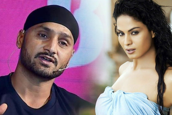 Harbhajan, Veena engage in war of words on Imran speech - Cricket News in Hindi