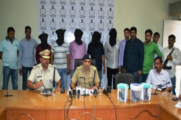 75 thousand prize gambling police arrested including infamous miscreants - Gurugram News in Hindi