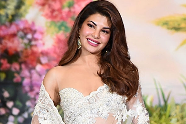 Jacqueline wants people to work for better female education - Bollywood News in Hindi