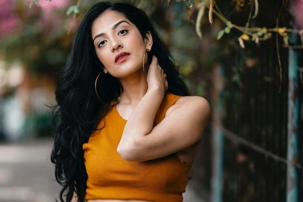 Dentist-actress Miloni Jhonsa talks about her dream debut in Rashmi Rocket - Bollywood News in Hindi
