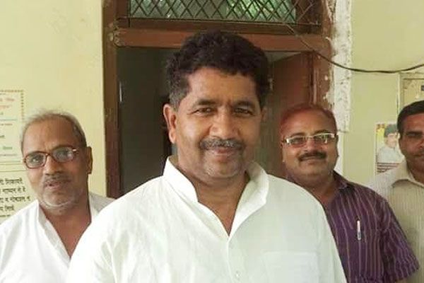 case submit against sp candidate nagendra singh in allahabad - Allahabad News in Hindi