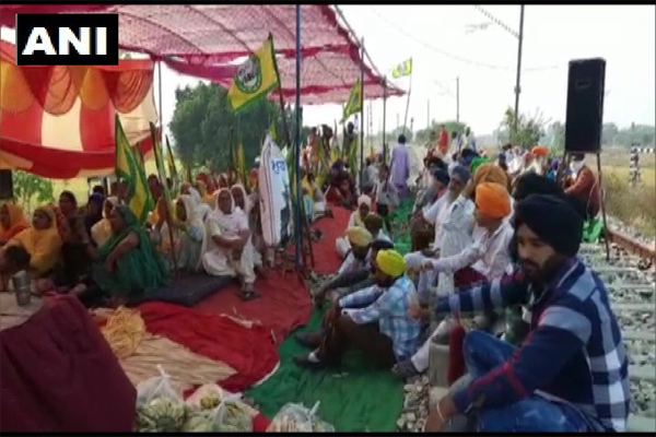 Demonstration of farmers in Punjab continues against agricultural laws - Patiala News in Hindi