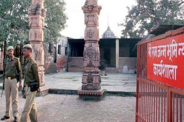 Ayodhya case: रामलला के वकील सुप्रीम कोर्ट में बोले, ईसा के जन्म से 57 साल पहले बना था राम मंदिर