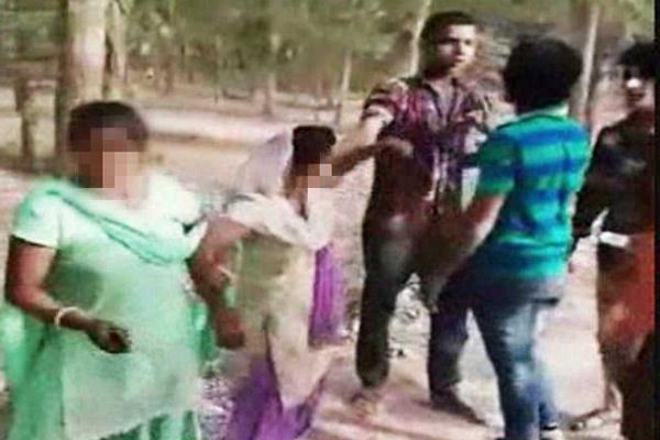 Rampur molestation: 4 arrest including main accused after Video goes viral - Rampur News in Hindi