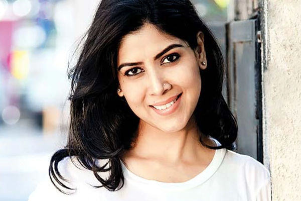 Sakshi Tanwar says Dial 100 takes her back to her college days - Bollywood News in Hindi
