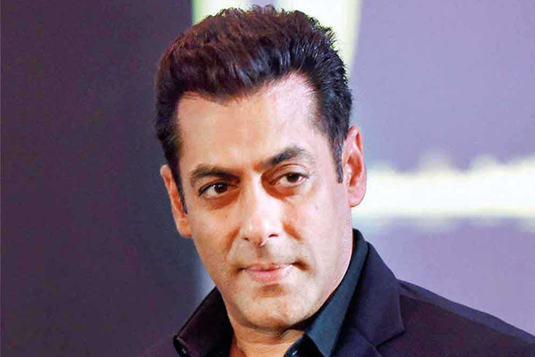 Salman: My father told me not to worry about Dabangg 3 - Bollywood News in Hindi