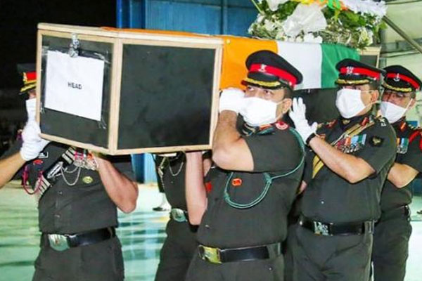 The dead body of the martyred soldier Rajesh Orang, who was wrapped in the tricolor, reached Bengal - Kolkata News in Hindi