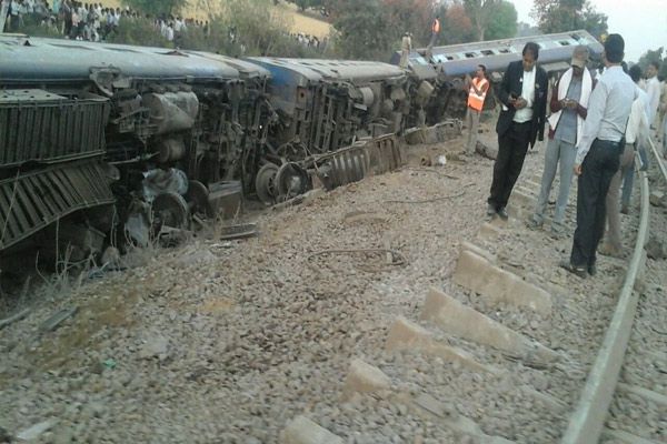 Health Minister expressed sadness over the train accident near mahoba - Lucknow News in Hindi