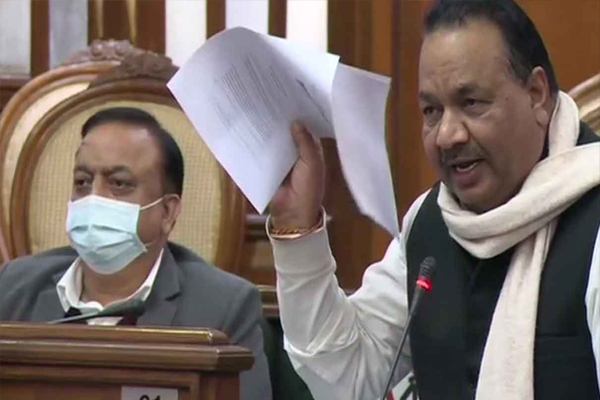 Delhi Legislative Assembly: AAP MLAs tore copies of all three agricultural laws - Delhi News in Hindi