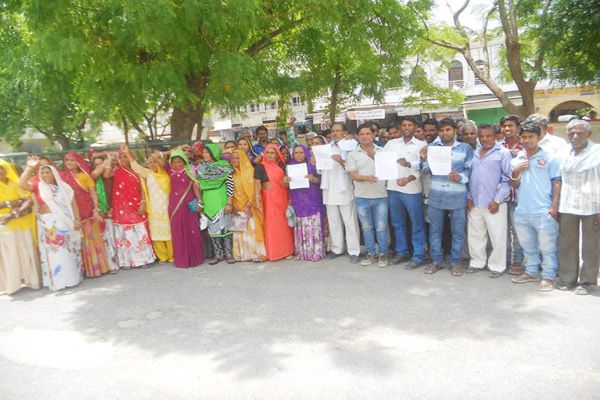 Demand for change of pasture land to population of land - Tonk News in Hindi