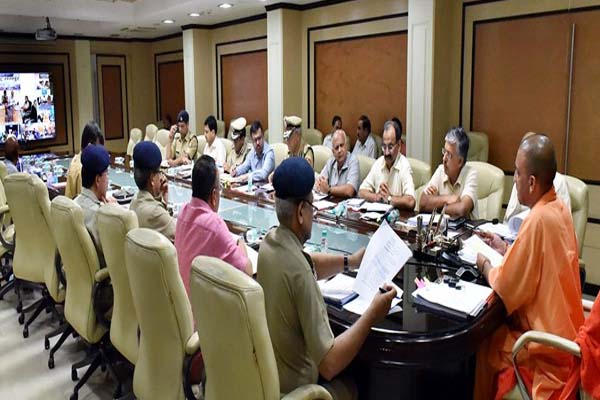 up officers who ignore farmers will be punished said cm Yogi in meeting - Lucknow News in Hindi